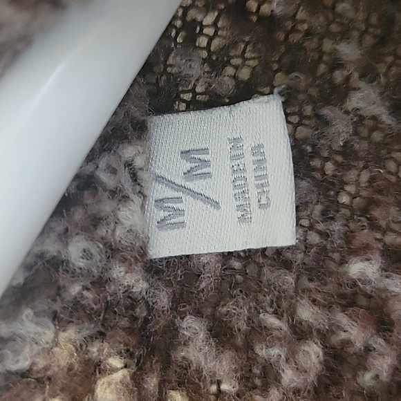 Sweater - Picture 3 of 4